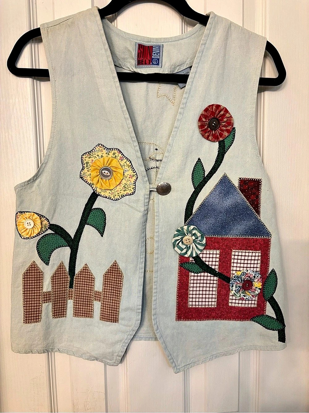 Vintage Sun Belt Denim Patchwork Folk Art Vest House & Flowers Cottagecore Light